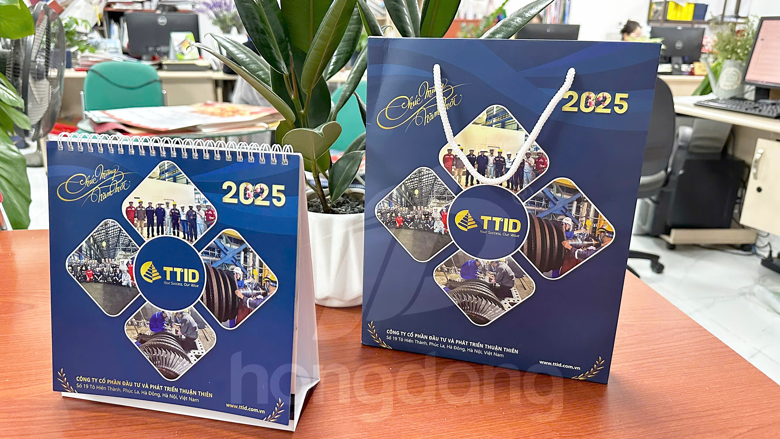 Lịch để bàn độc quyền - Công ty CP đầu tư và phát triển Thuận Thiên