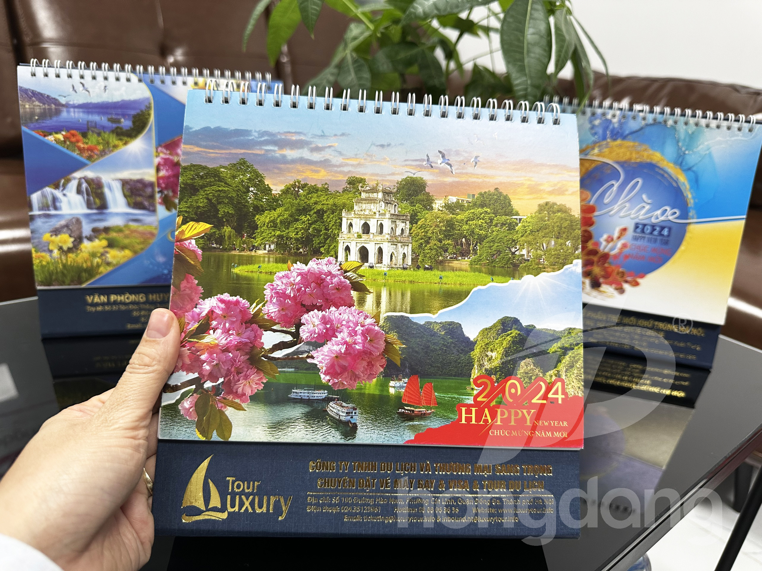 Lịch để bàn phôi sẵn - Công ty TNHH Du Lịch và Thương Mại Sang Trọng