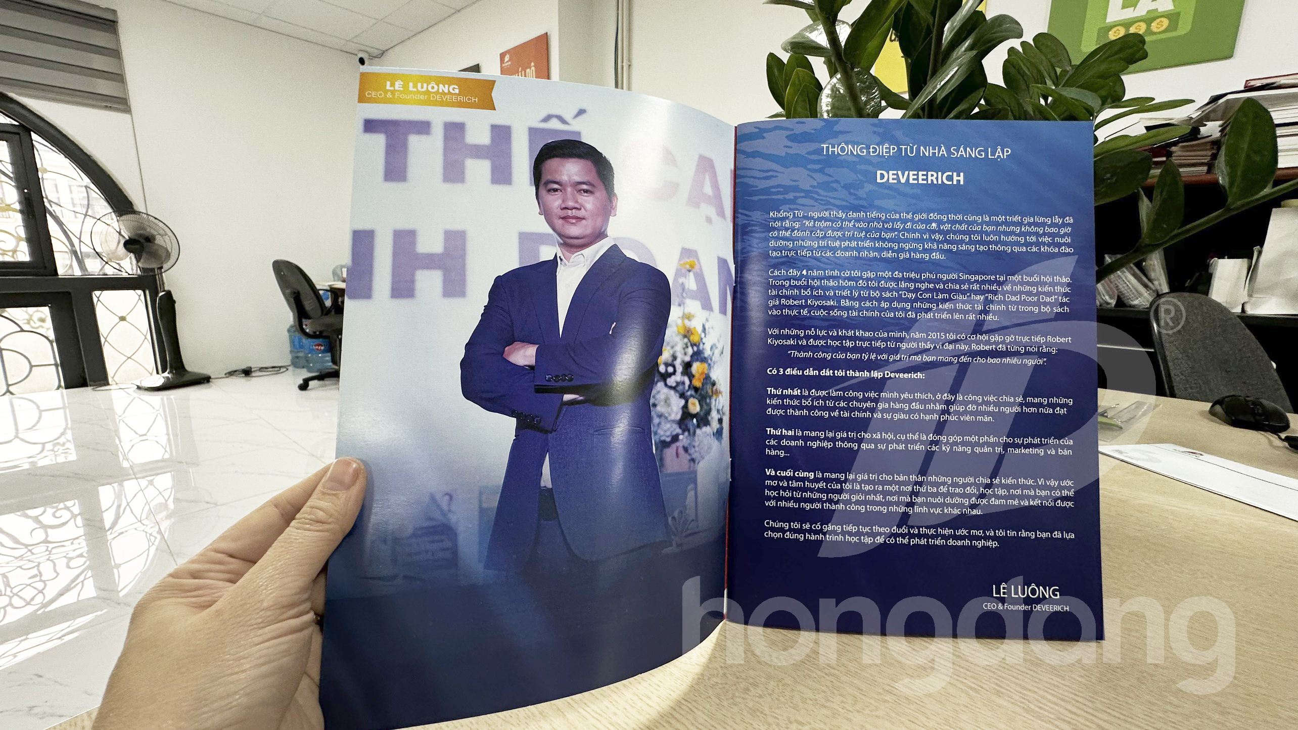 mau-catalogue-dao-tao-hoi-thao-khoa-hoc-9-