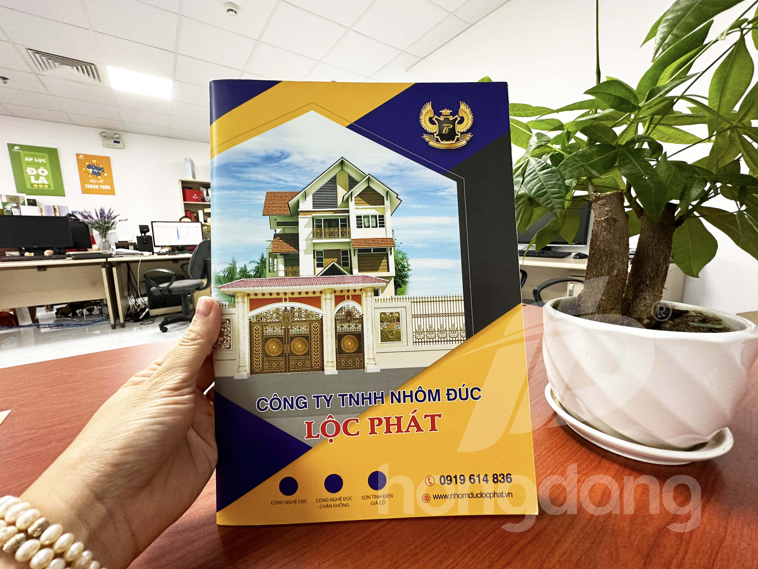 mau-catalogue-ngoai-that-nhom-duc-nghe-thuat-10-