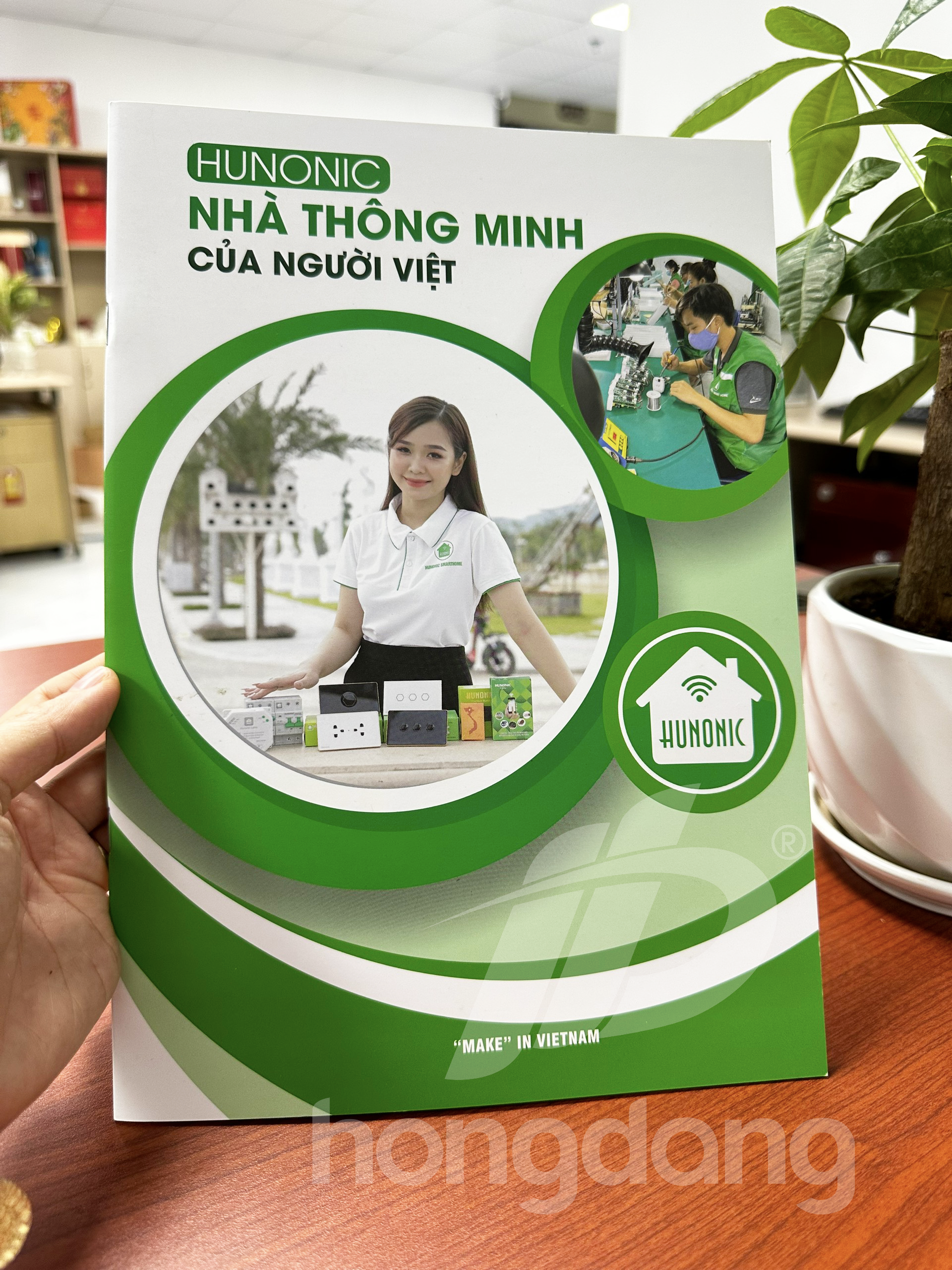 mau-catalogue-thiet-bi-dien-tu-1-