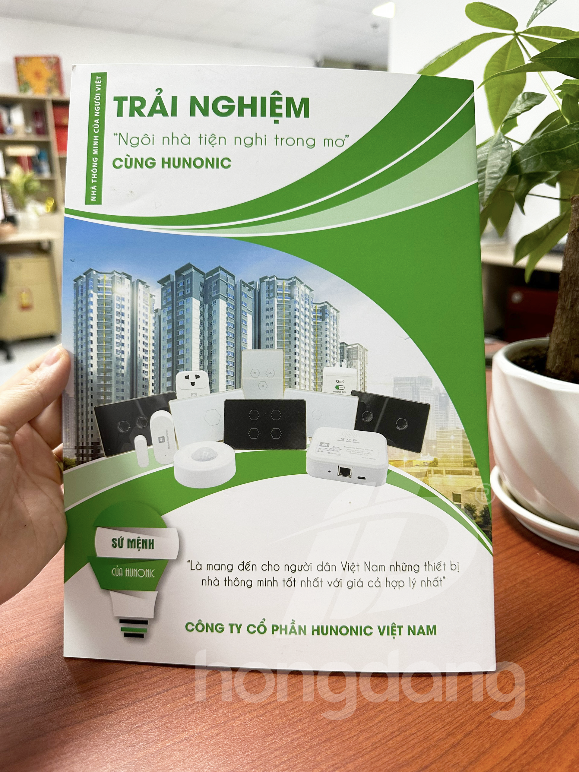 mau-catalogue-thiet-bi-dien-tu-2-