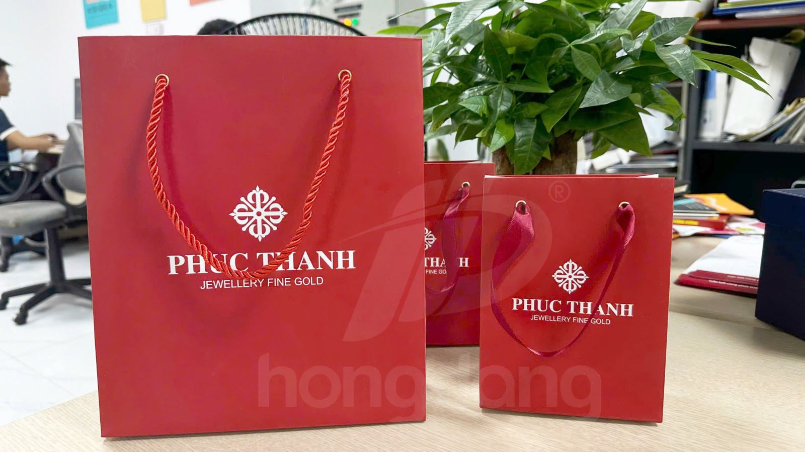 tăng nhận diện thương hiệu với túi giấy